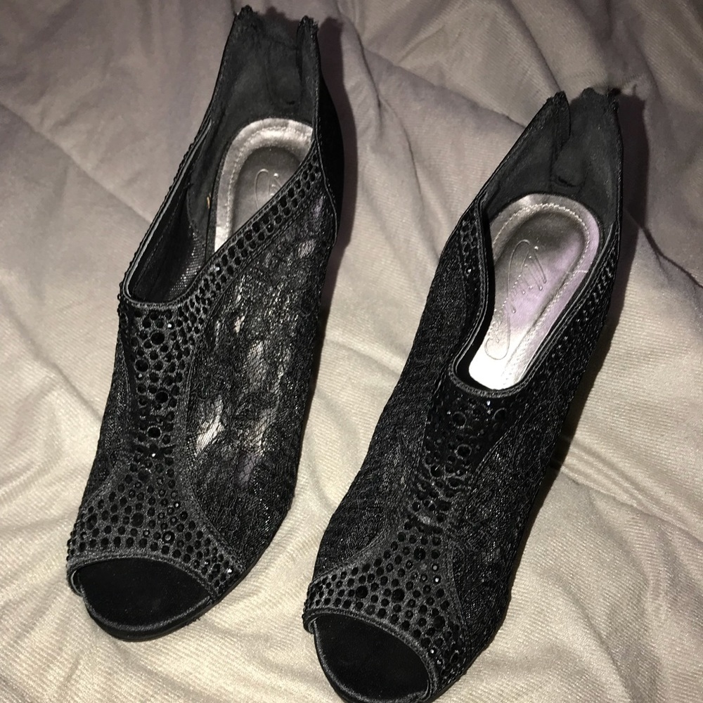 Classy black high heels!